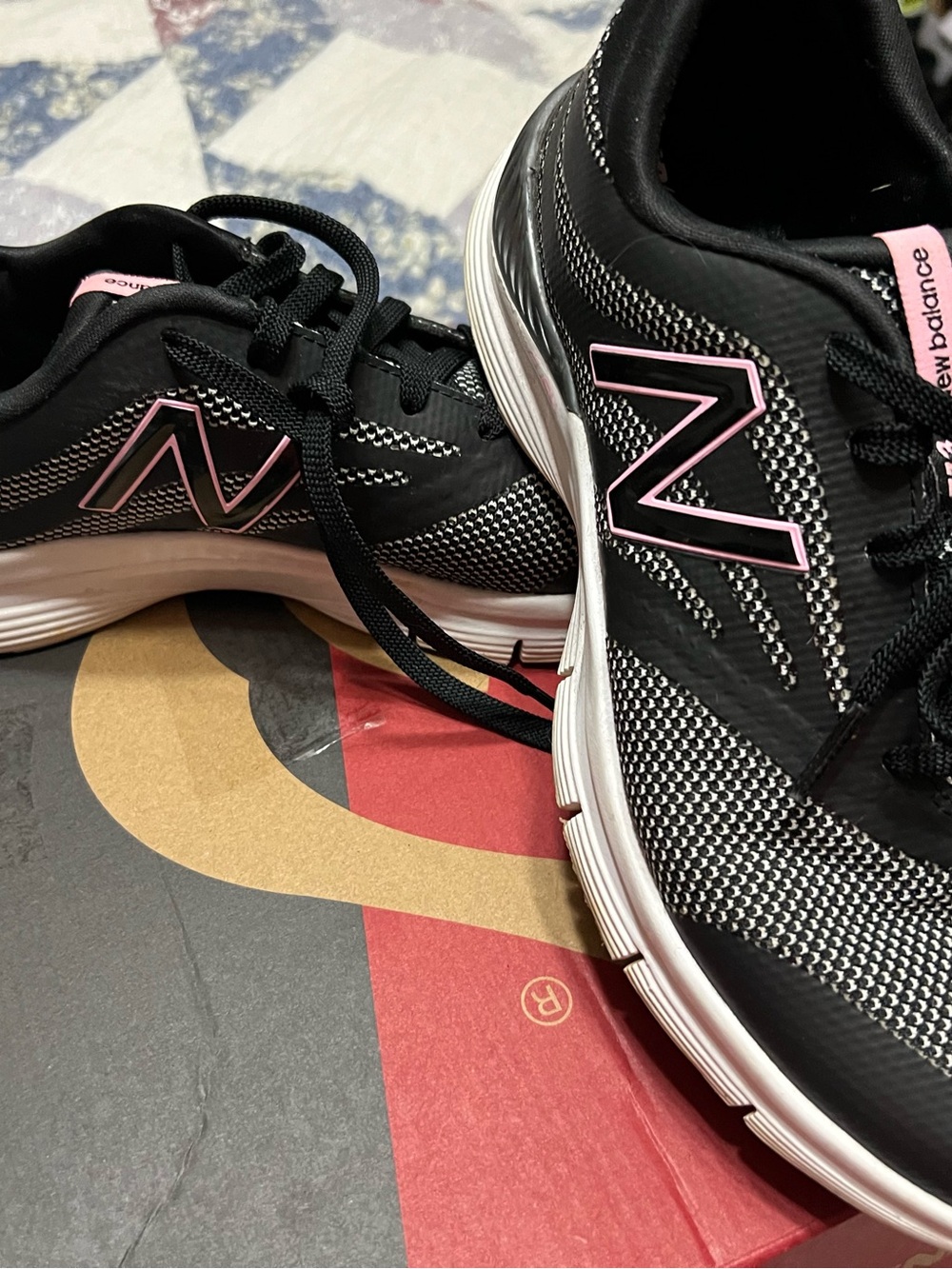 New Balance Women's Black with Pink Trim Athletic Running Shoes